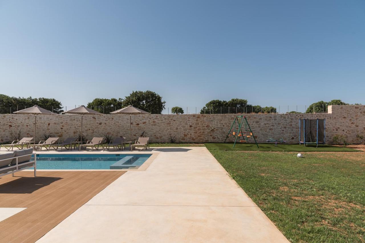 Evaero Villas I, Ii, Iii, IV - An Ever-So Inviting Escape, By Thinkvilla Sfakaki Exterior photo