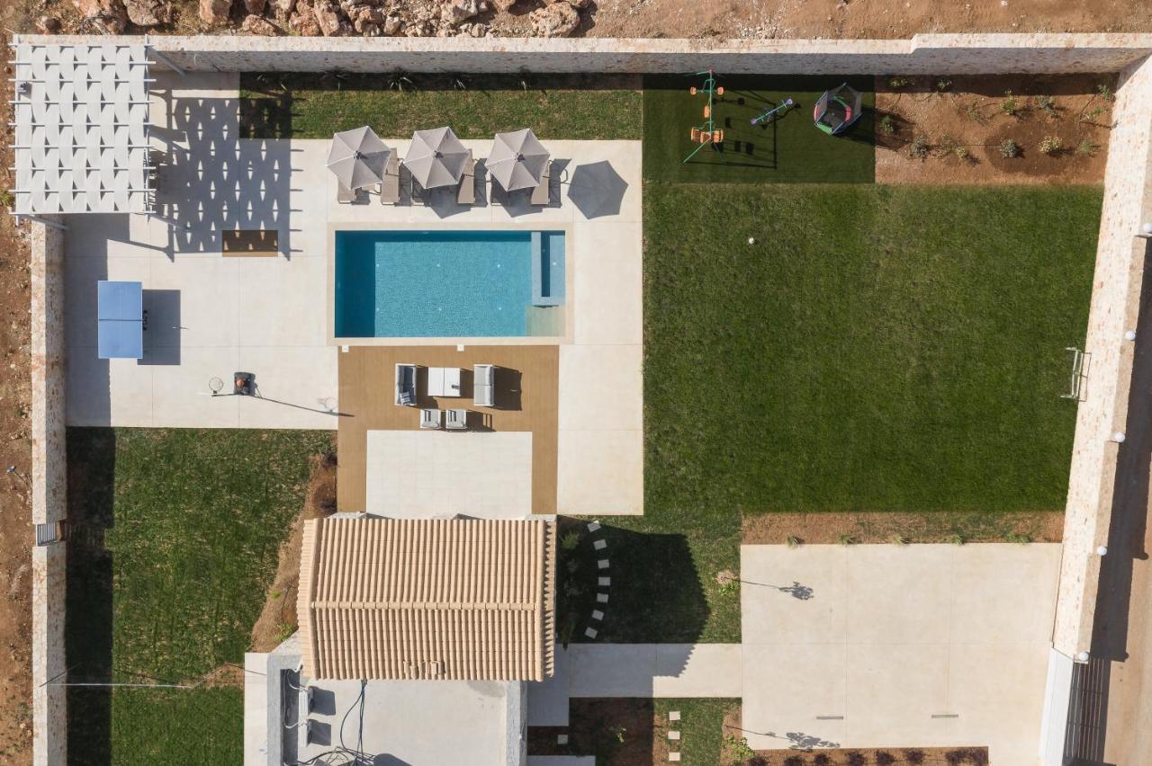 Evaero Villas I, Ii, Iii, IV - An Ever-So Inviting Escape, By Thinkvilla Sfakaki Exterior photo