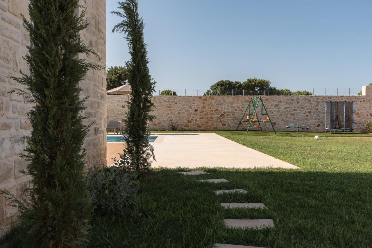 Evaero Villas I, Ii, Iii, IV - An Ever-So Inviting Escape, By Thinkvilla Sfakaki Exterior photo